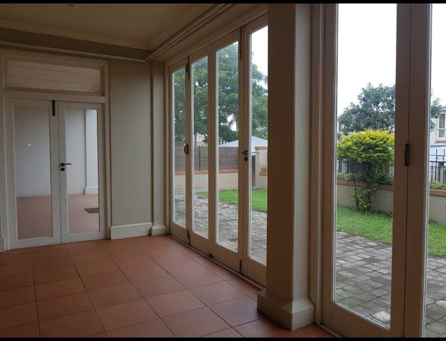 2 BEDROOM APARTMENT TO LET IN POINT WATERFRONT